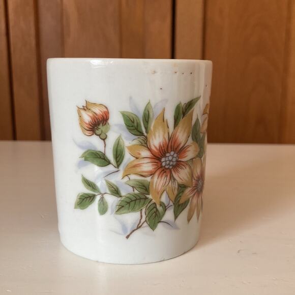 Adorable Vintage Floral Coffee Cup - Picture 6 of 11